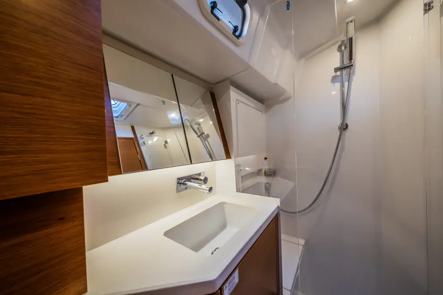 Whistler VIP Ensuite with shower